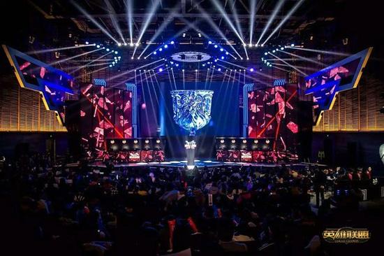 命运低头 命运低头